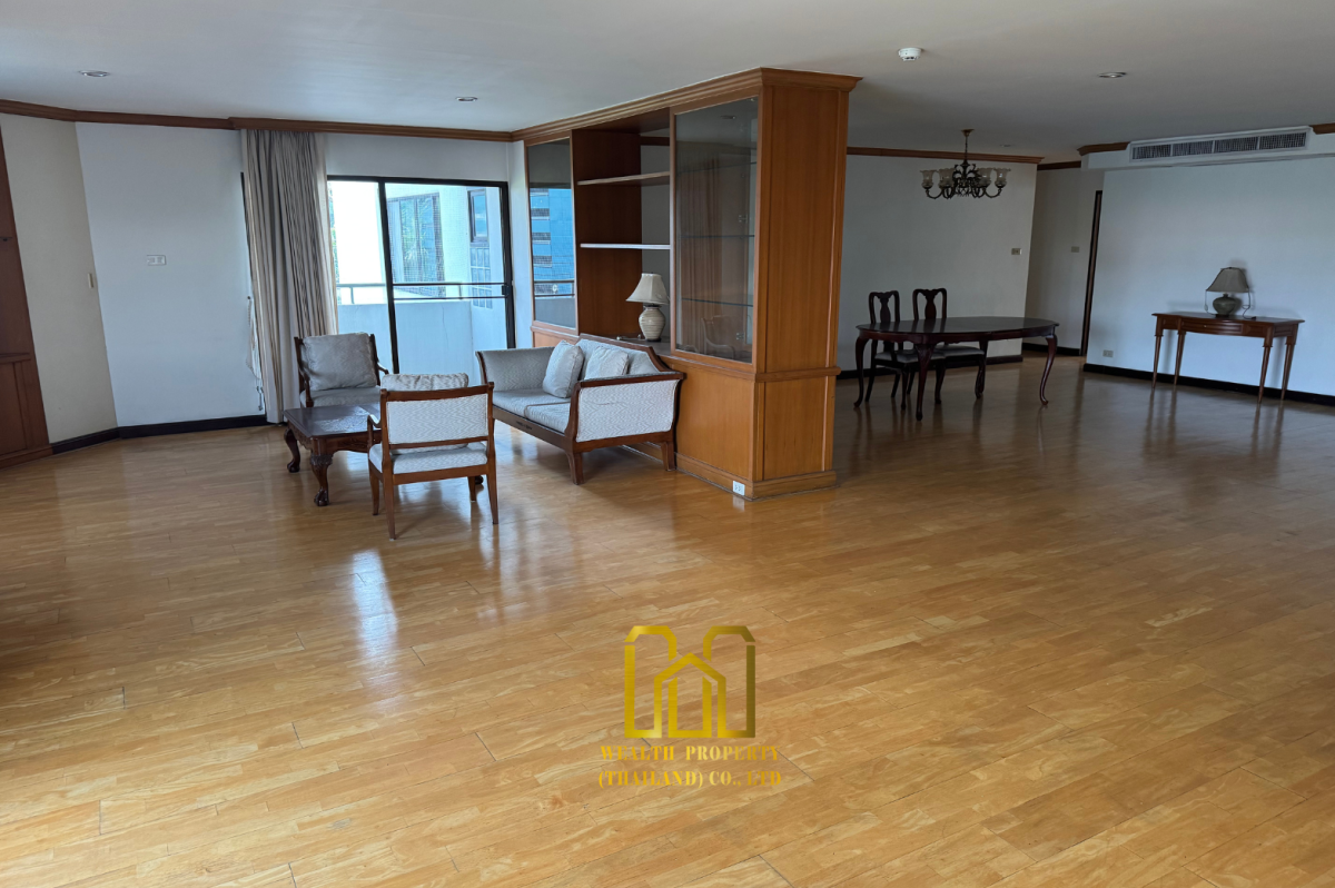   ขายคอนโด Liang Garden Condominium  