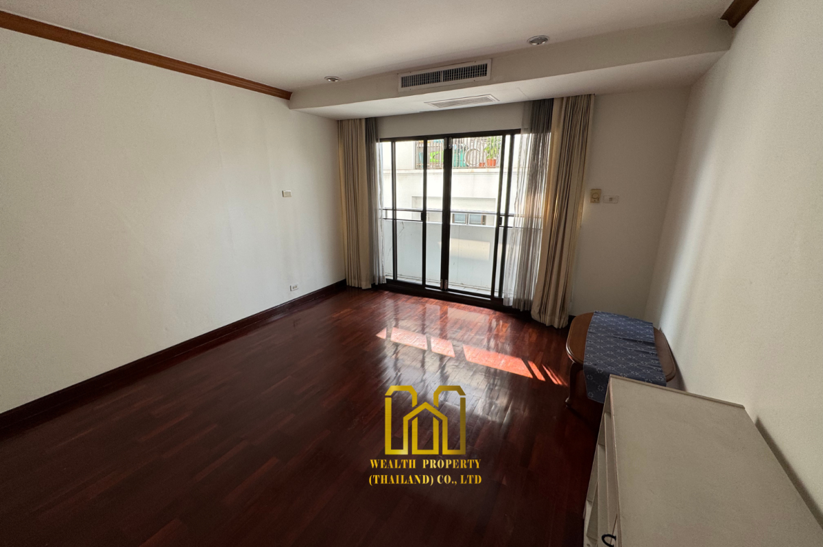   ขายคอนโด Liang Garden Condominium  